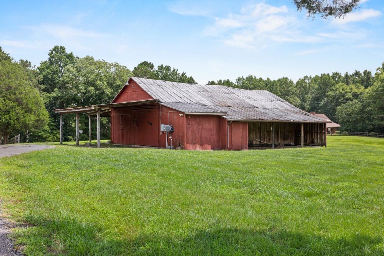 11.5+ acre Horse Farm Captures the American Dream - photo 16
