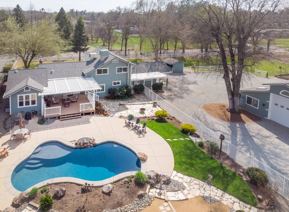 Manageable property that defines Palo Cedro living Palo Cedro, Shasta