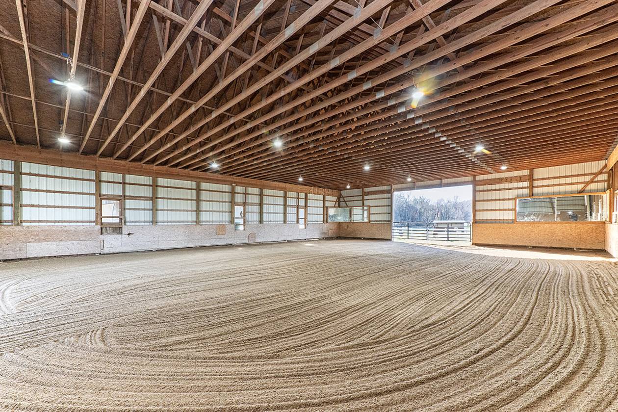 Modern Equestrian w/Indoor & Outdoor Riding Arenas - photo 27