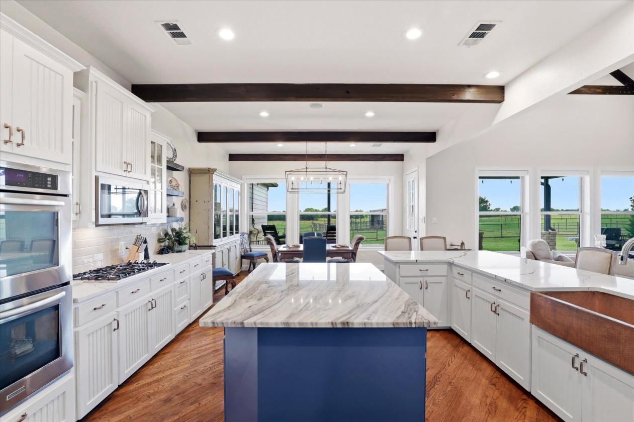 Refined North Texas Ranchette with Home & Barn - photo 12