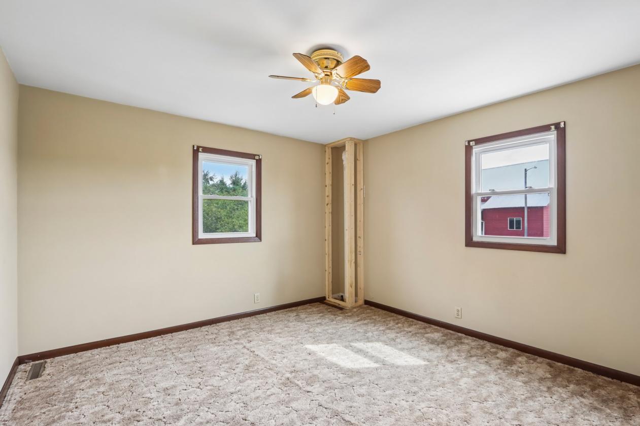 Farmette on 3+ Acres - photo 26