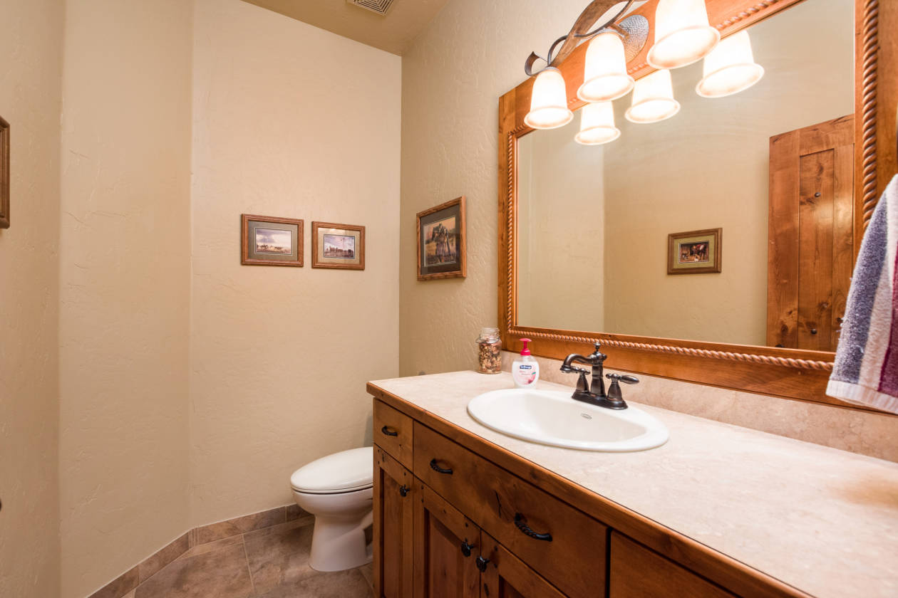 New Mexico Horse Property With AMAZING Riding Opportunities! Las