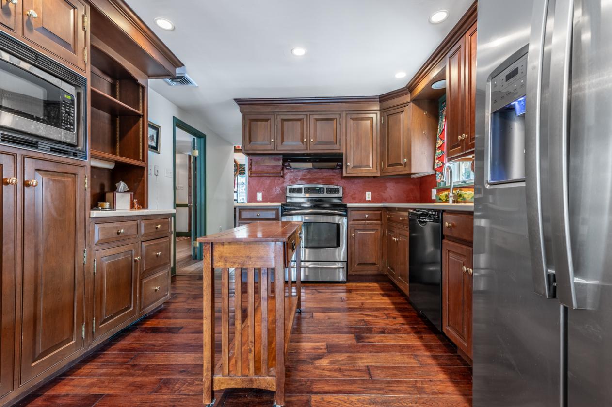 Timeless Colonial Charm - photo 23