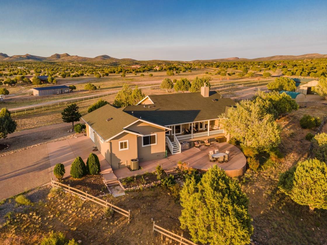 HORSEMAN's Paradise in Desirable Prescott, AZ with 46 flat/usable Acres