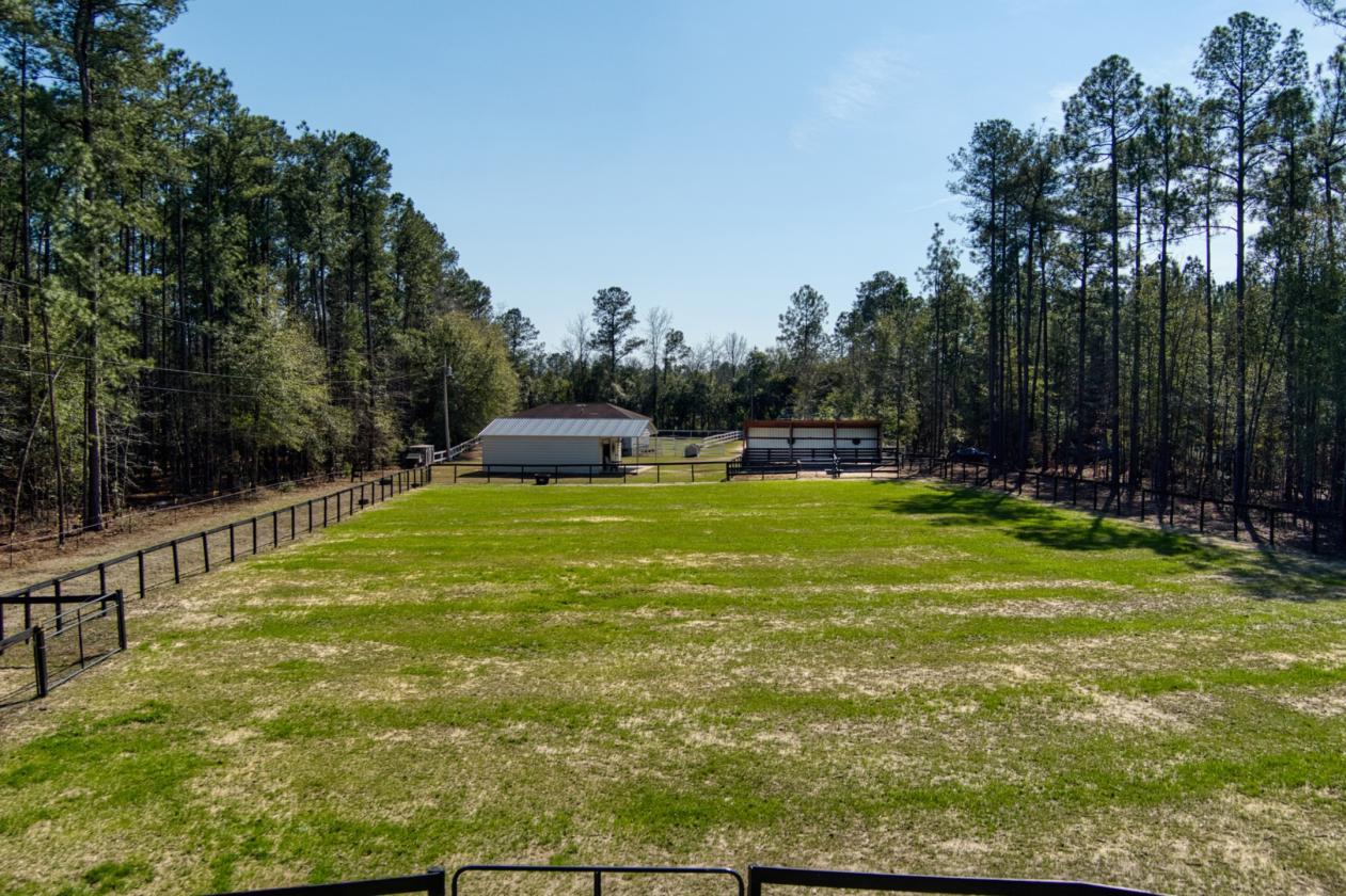 Turnkey & Private 2-Acre Horse Property - photo 27