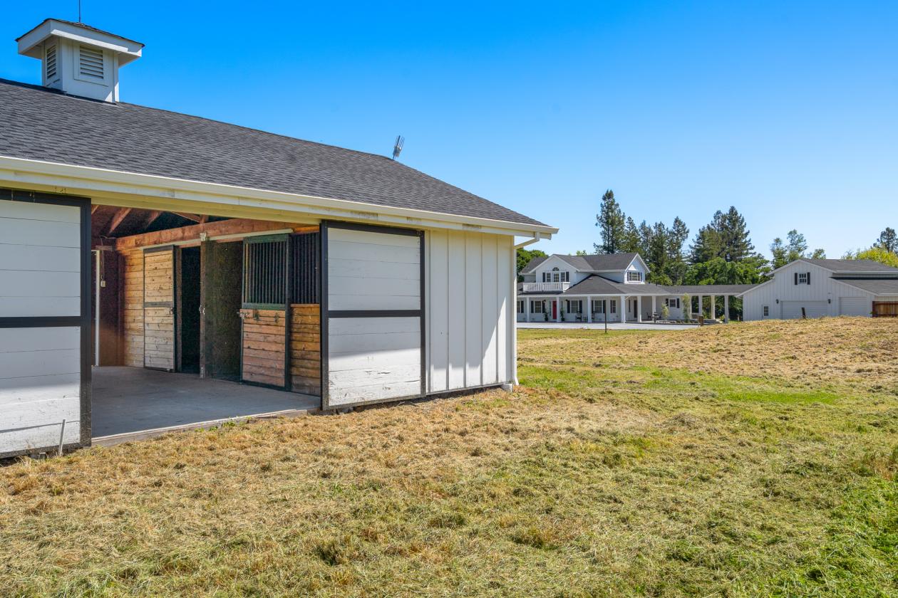 1450 Crane Canyon - Modern Farmhouse Living - photo 9