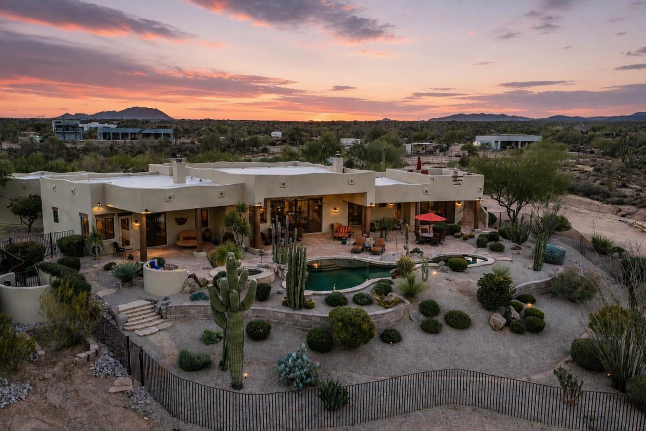 11 Acre Luxury Horse Property - Mountain Views - photo 2
