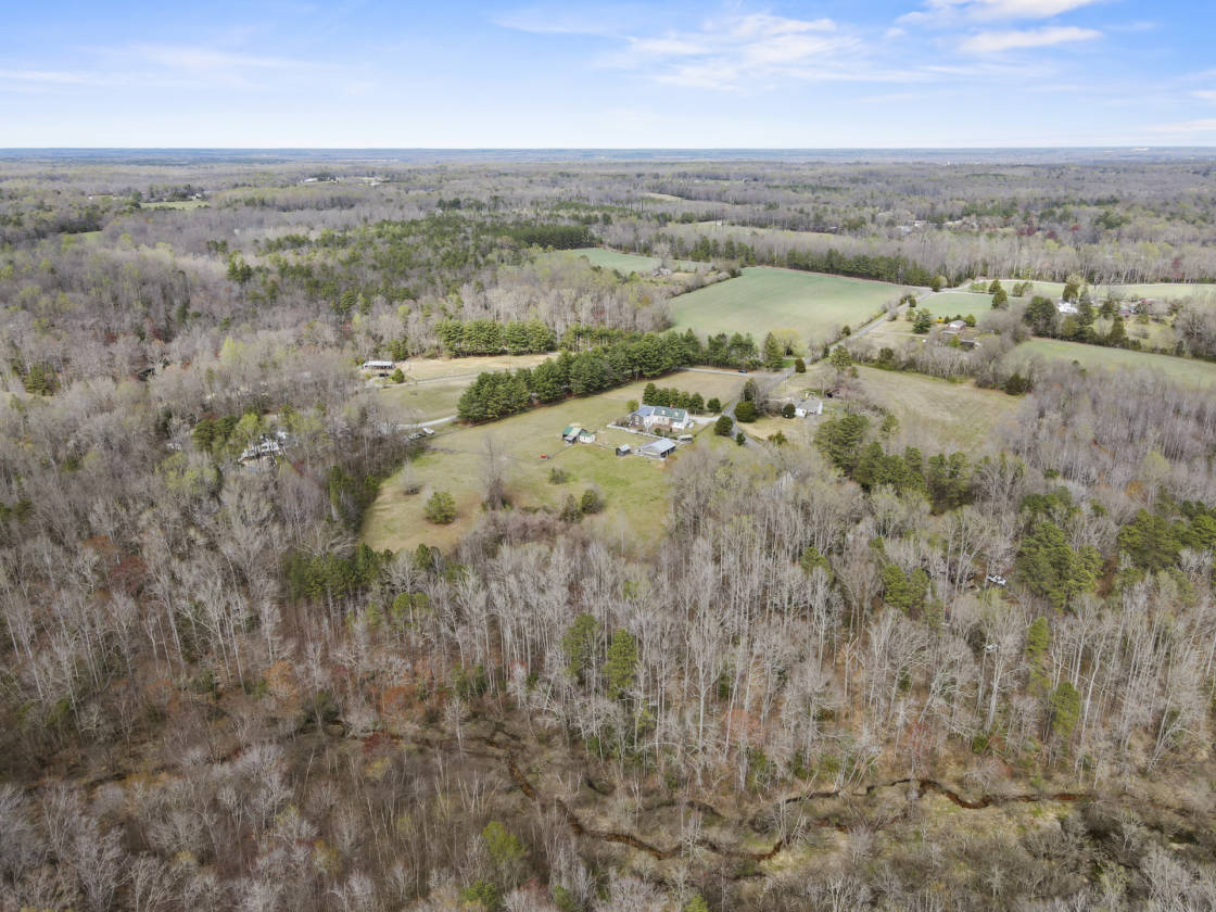 Pre-revoutionary home on a 10-acre horse farm! - photo 28