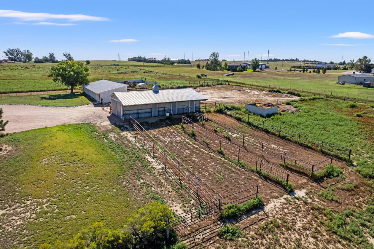 Excaliber Ranch: A Hillside Haven of Legacy and Land - photo 3