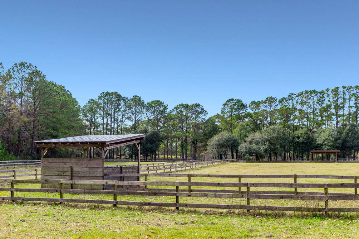 A Luxury Equestrian Waterfront Estate with Dock on a 550... Awendaw
