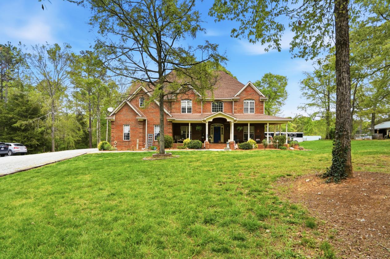 Picturesque equestrian farm - photo 3