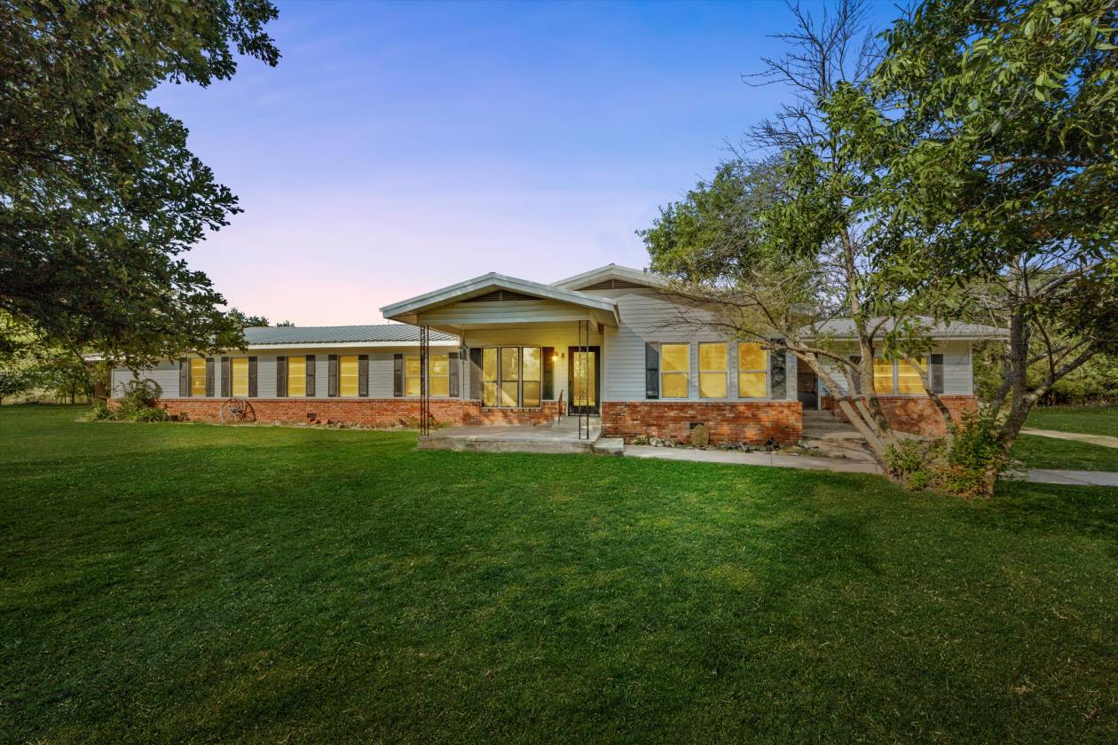 Horse Property for sale.