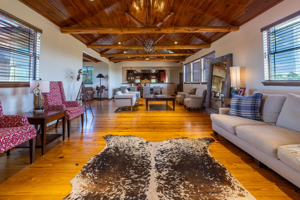 Luxury Equestrian Estate - photo 14