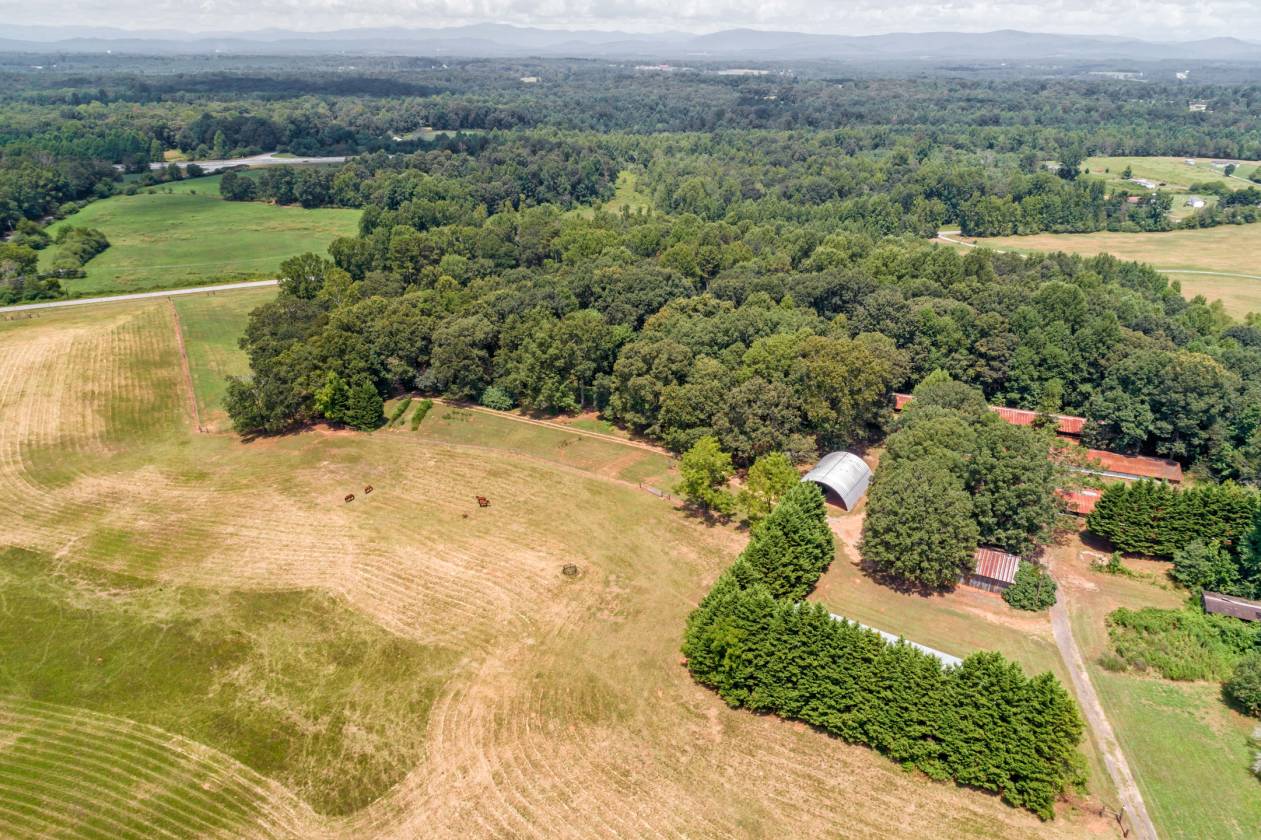 40 Acre Country Estate with Updated 3BD, 2BA 2300 sqft... Mount Airy