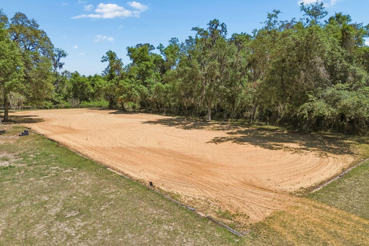17 acre horse farm HIGH AND DRY with arena & barn - photo 13