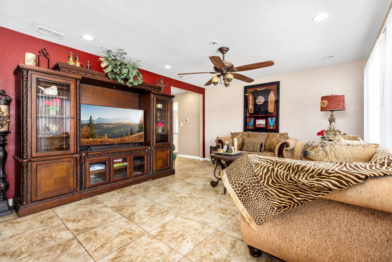 Horse Ranch w/ Arena, Barns, & RV Hookups - photo 7
