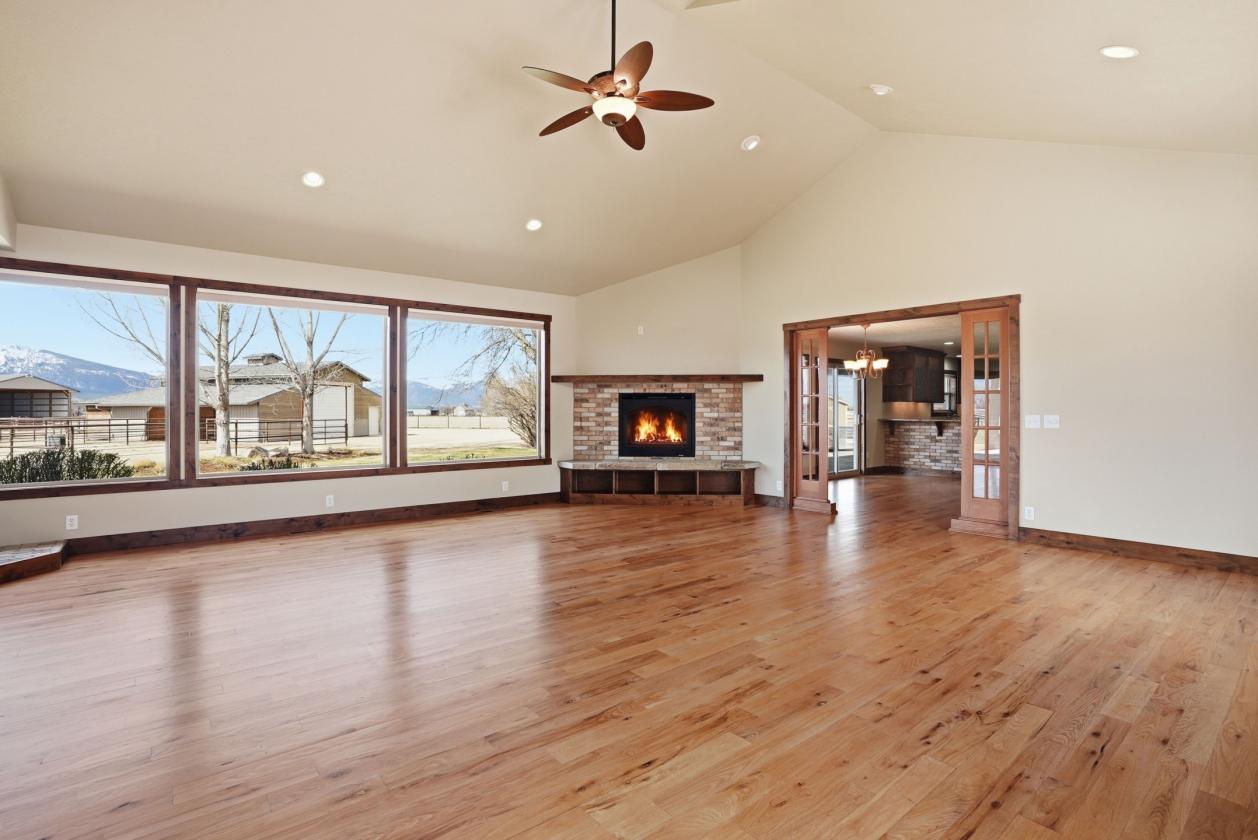 Custom Home with Endless Mountain Views - photo 5