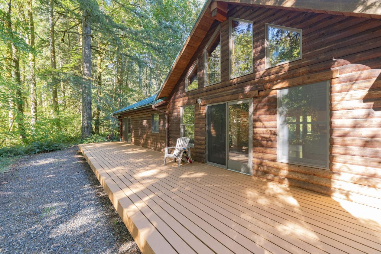 11.62-Acre Mt. Hood Equestrian Retreat - photo 2