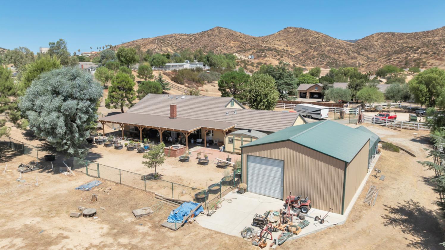 Agua Dulce Horse Property w/ Barn, Arena & Garage - photo 27