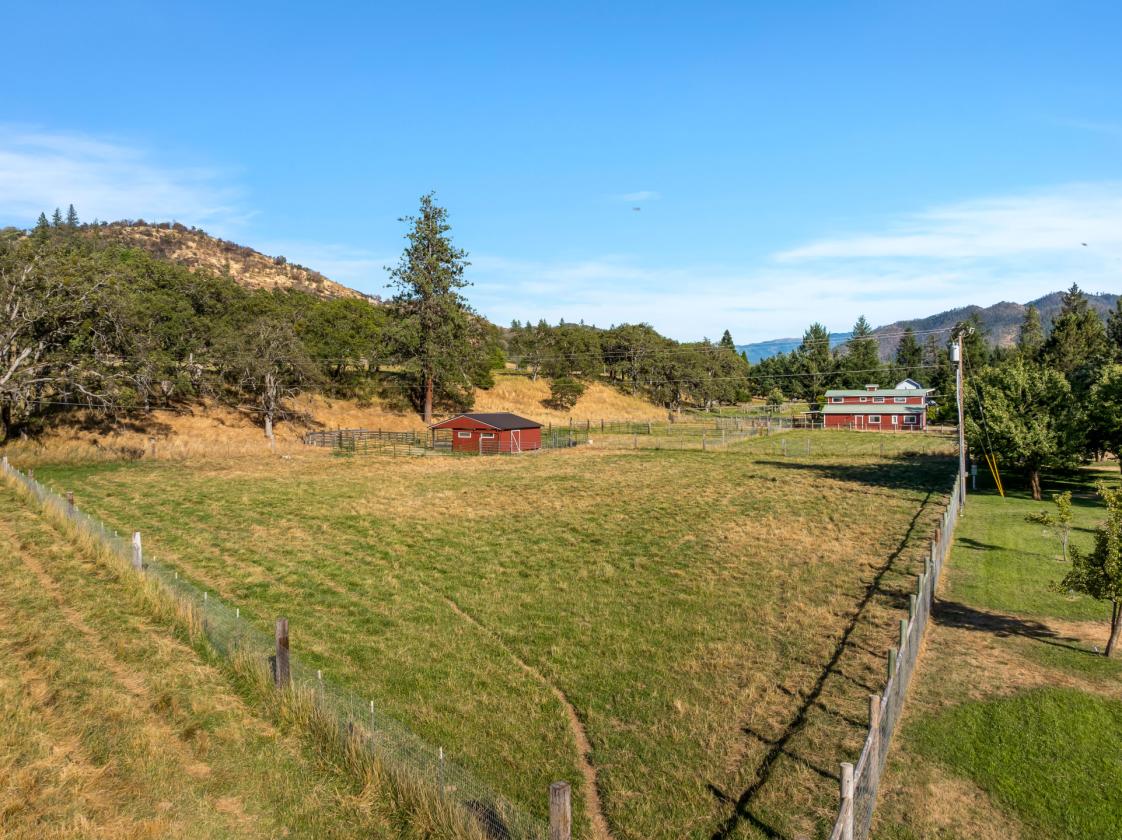 Applegate Riverfront Equestrian Property - photo 8
