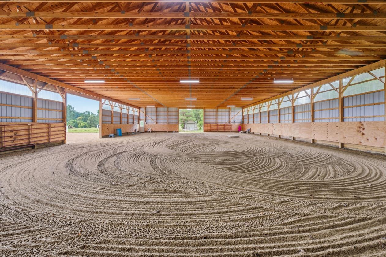 Beautiful farm w/ indoor 14 miles from Ann Arbor! - photo 7