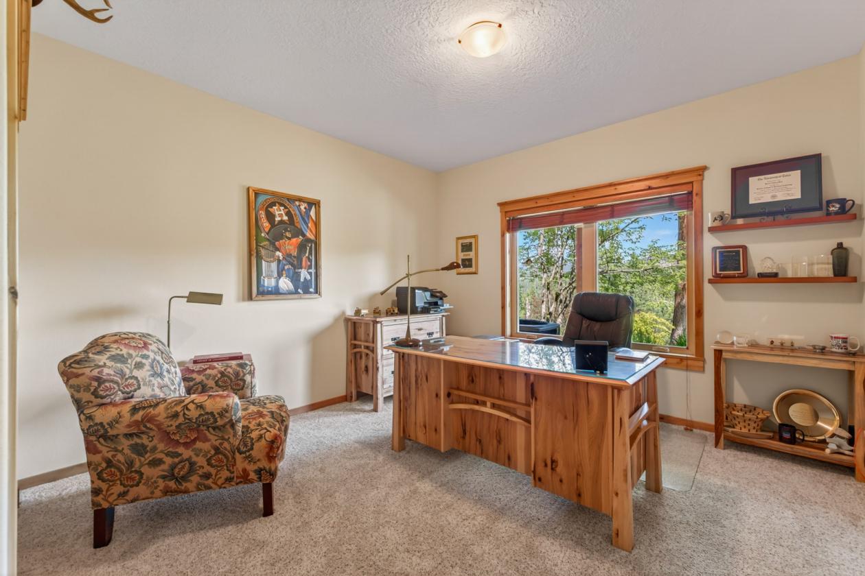 Luxury 25-acre Horse Property - photo 10