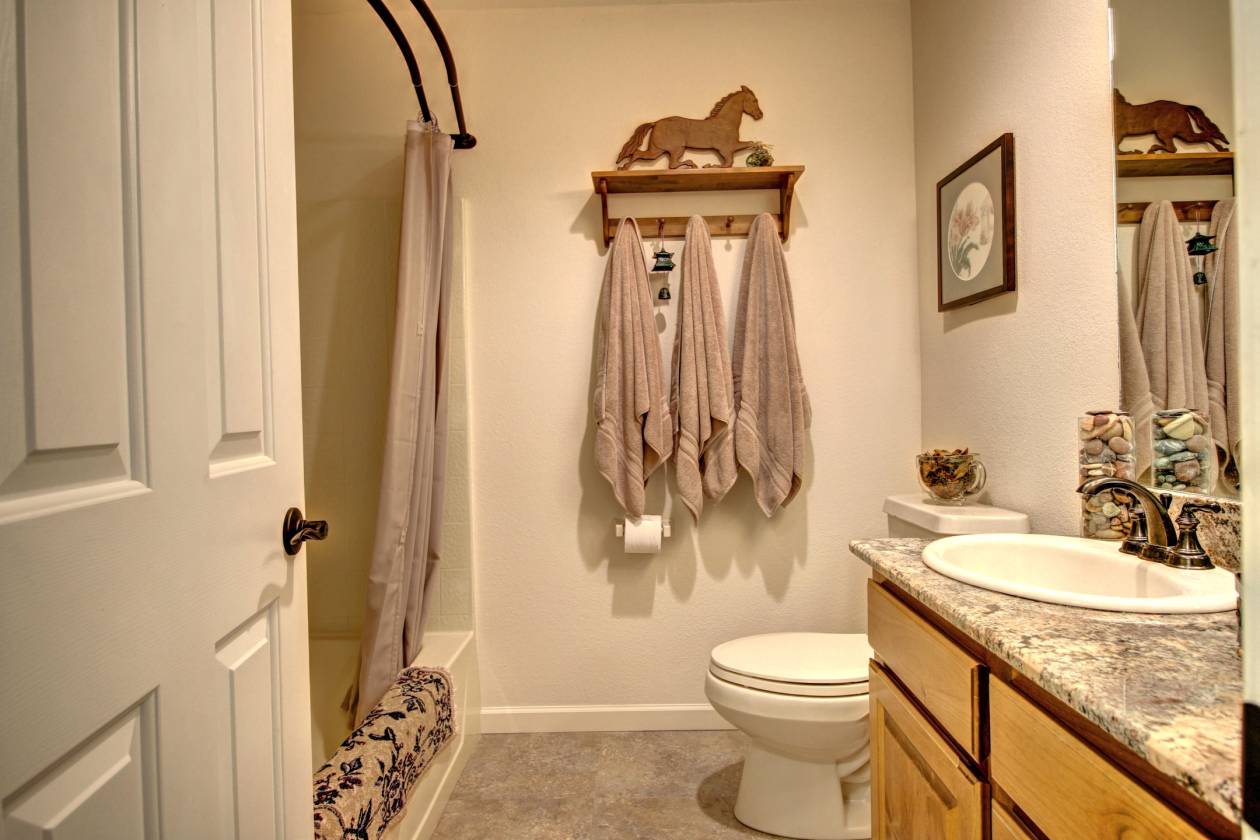 Southern Oregon Equestrian Estate Medford, Jackson County, Oregon