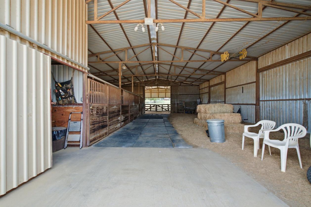 Beautiful Horse Property in Denton County - photo 24