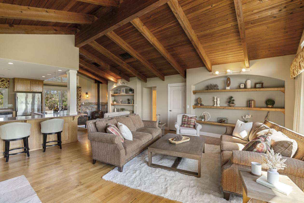 Turn-Key Equestrian Property with Trainer Quarters - photo 8