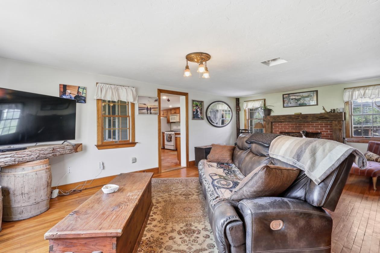 Equestrian Estate with Stunning Antique Farmhouse - photo 5