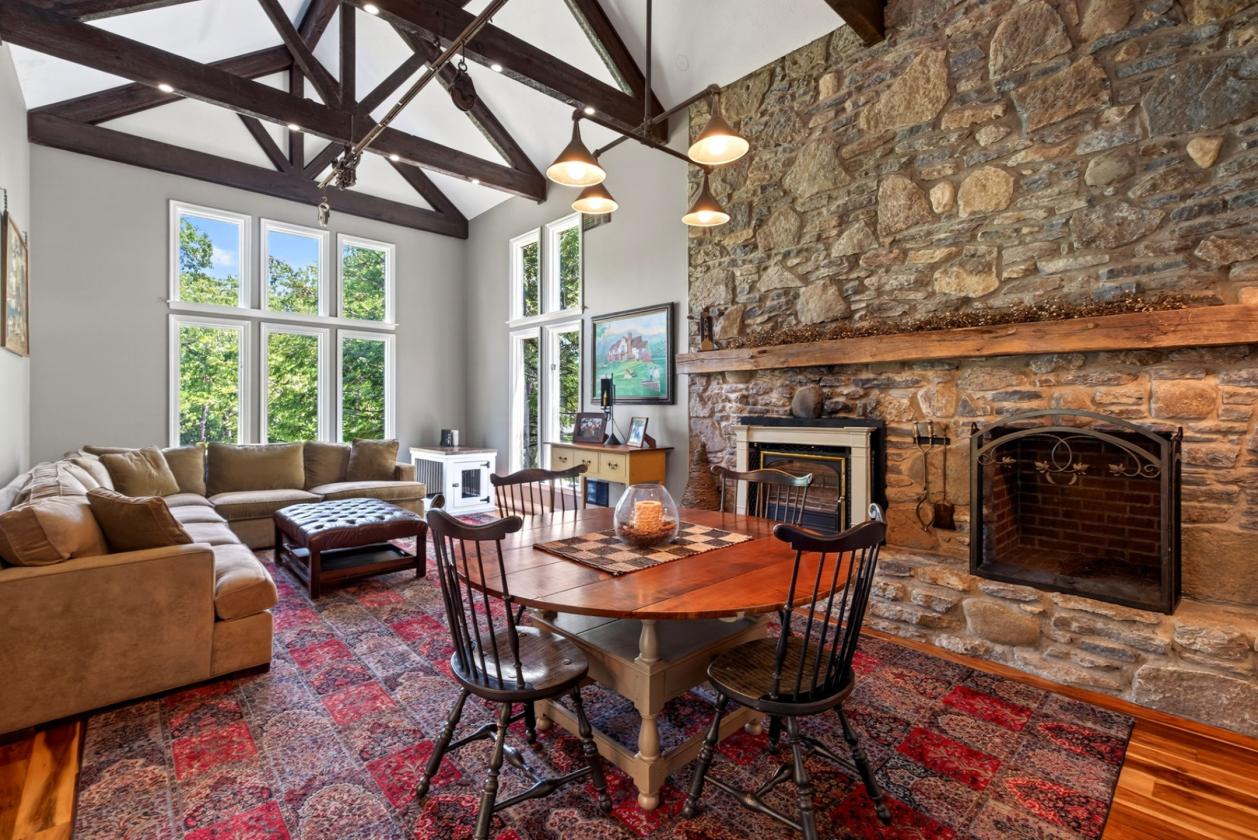 Tudor Home with 2-Stall Barn in the Heart of Lebanon - photo 6