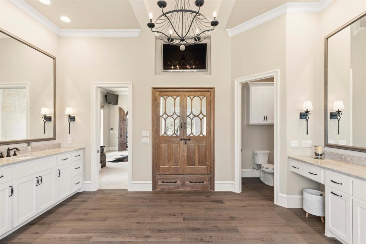 The perfect luxury home with privacy - photo 20