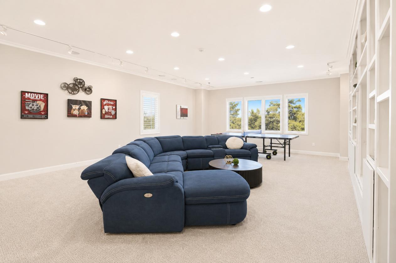 Luxury Equestrian Estate in a Gated Community - photo 25