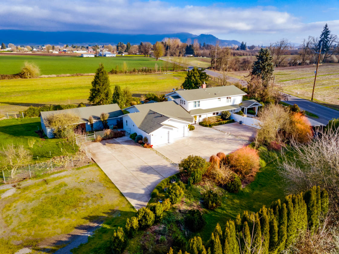 Luxury home on 18+ acres Eugene, Lane County, Oregon