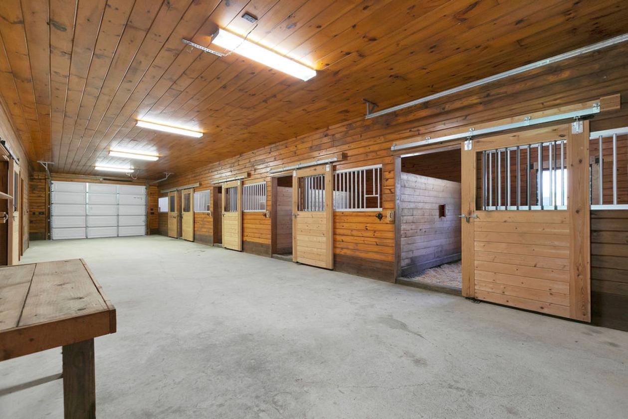 Stunning Equestrian Estate on 17 Acres - photo 24