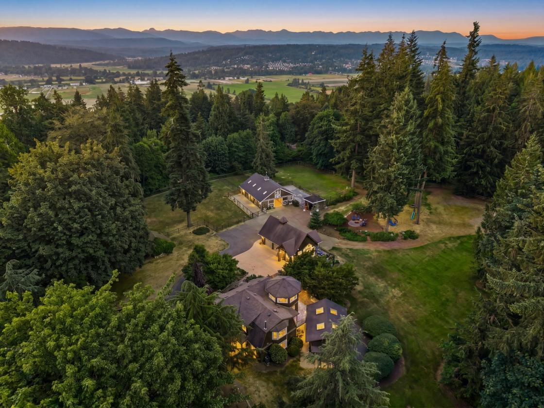 Turnkey gated equestrian property with custom home - photo 1