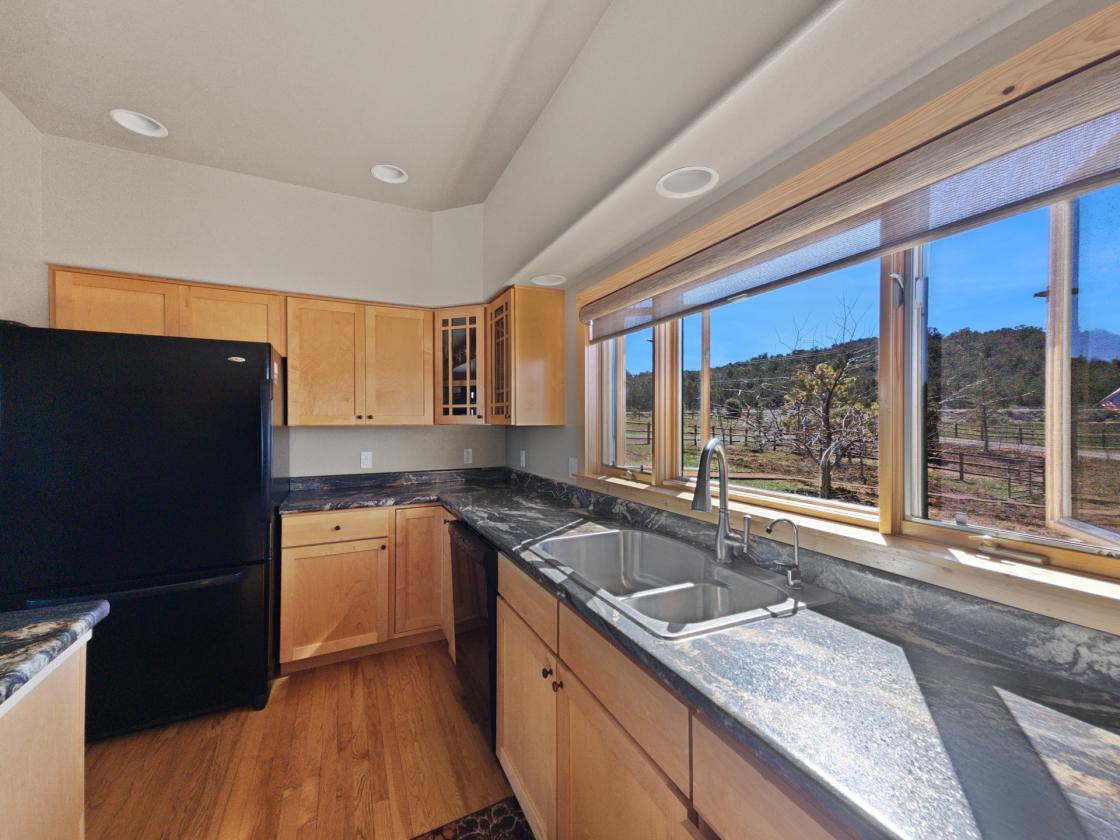 North Fork Valley Gem with Views and Privacy - photo 10