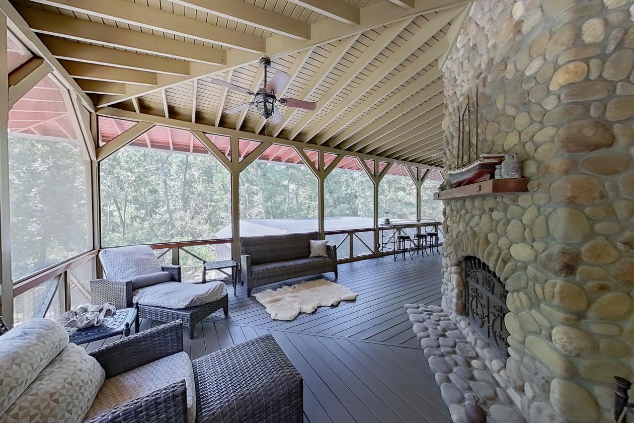 ONE-OF-A-KIND HOME IN EQUESTRIAN COMMUNITY - photo 17