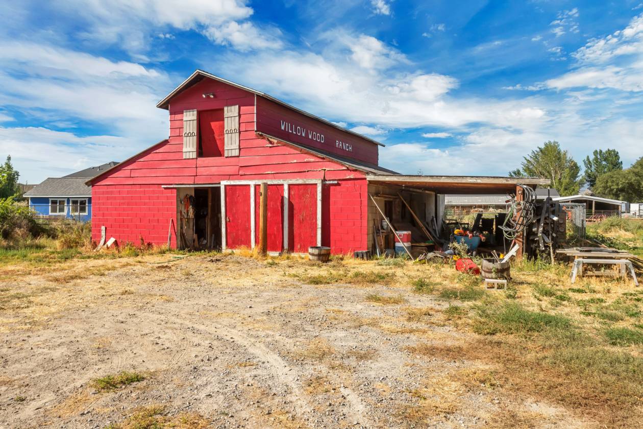 Horse Property with epic view of the mountains Lehi, Utah County