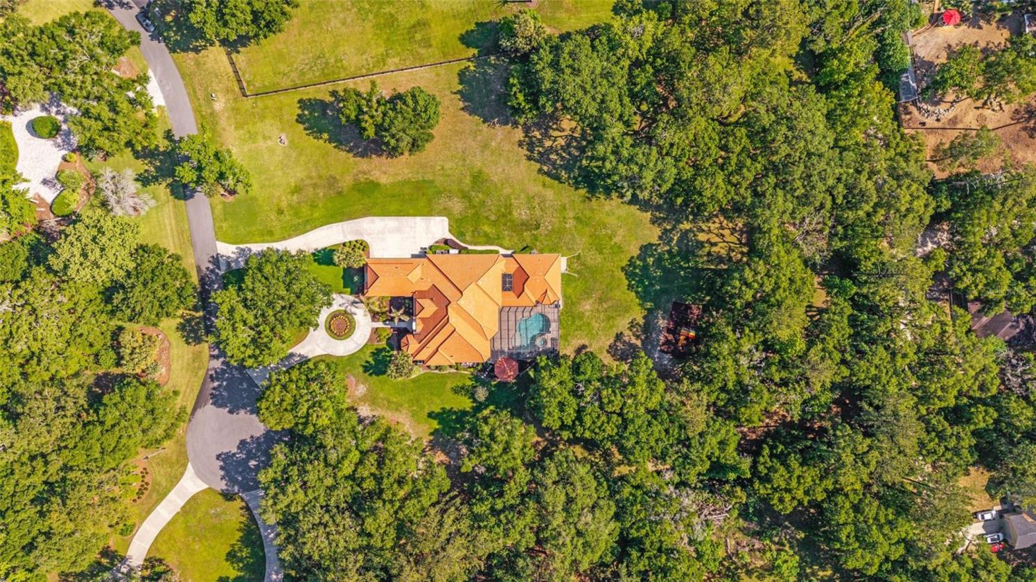 Modern Estate in Country Club Farms - photo 4