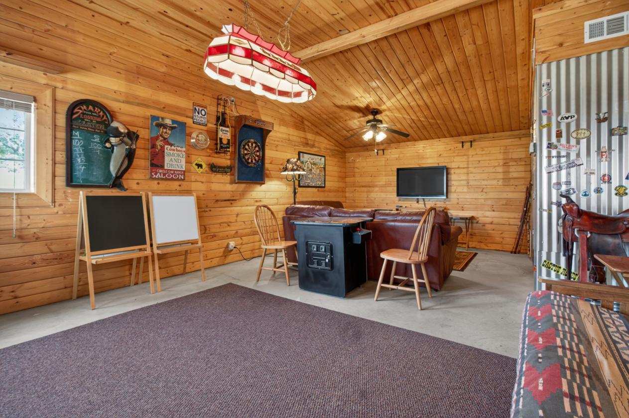 Exquisite 23.6 Acre Equestrian Estate - photo 13