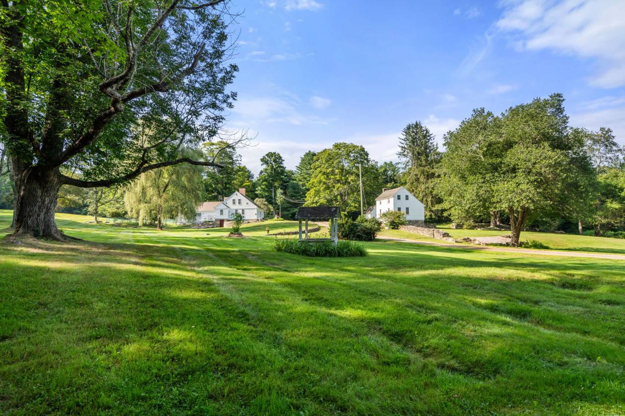 Horse Property for sale.