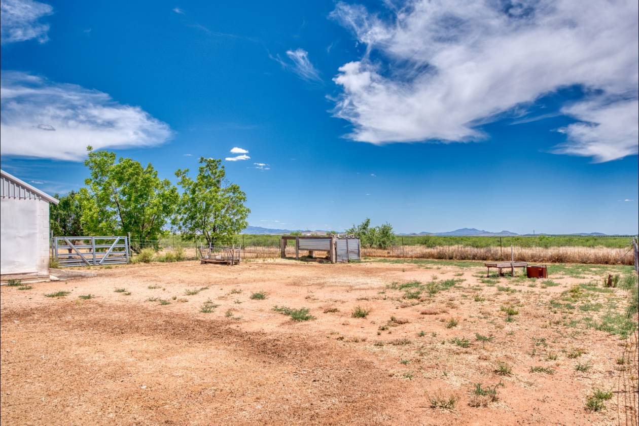 40 Acre Ranch with Custom Built Home AMAZING Views Willcox, Cochise County, Arizona