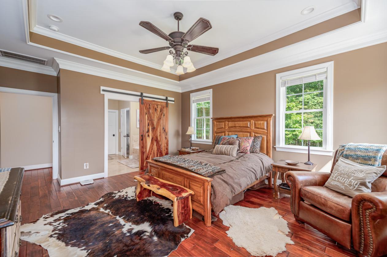 Must SEE Equestrian Property on 25+ acres - photo 5