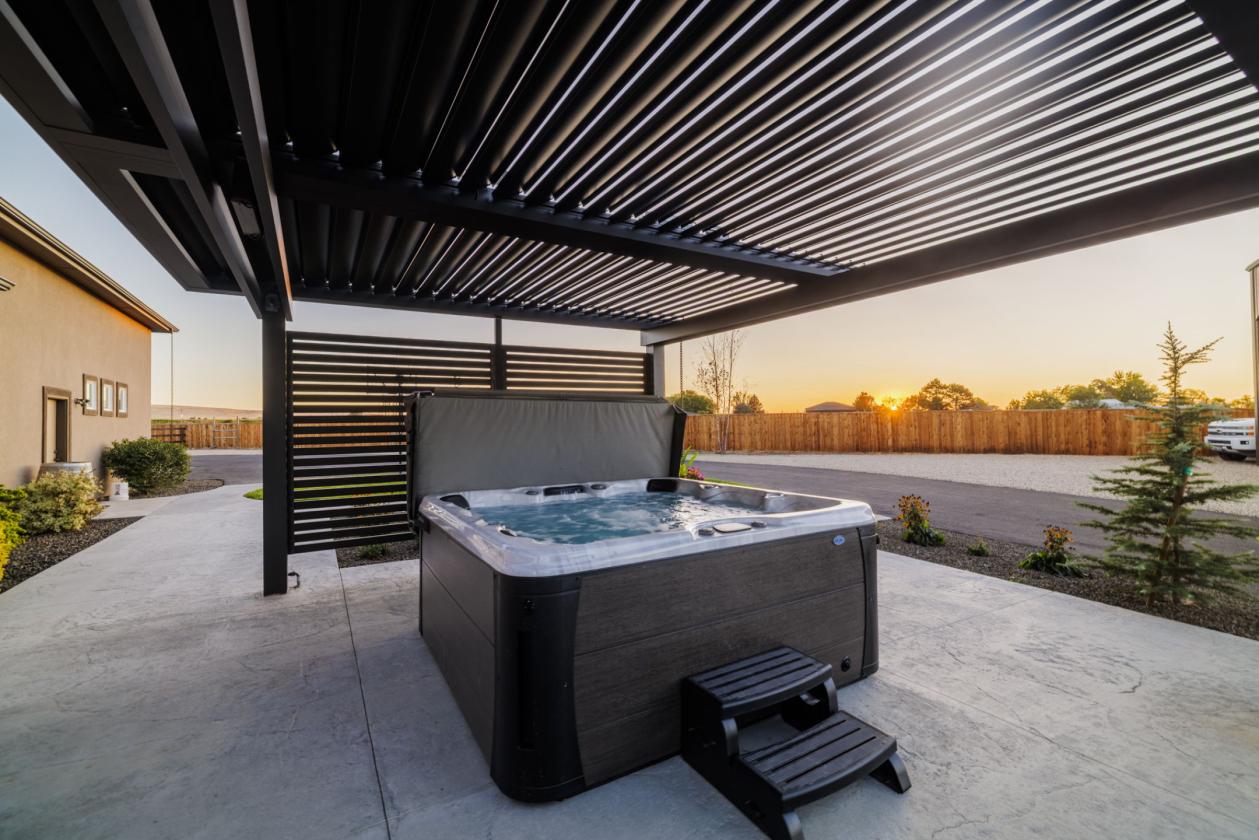 EQUESTRIAN ESTATE + LUXURY HOME + RIDE-OUT ACCESS! - photo 20