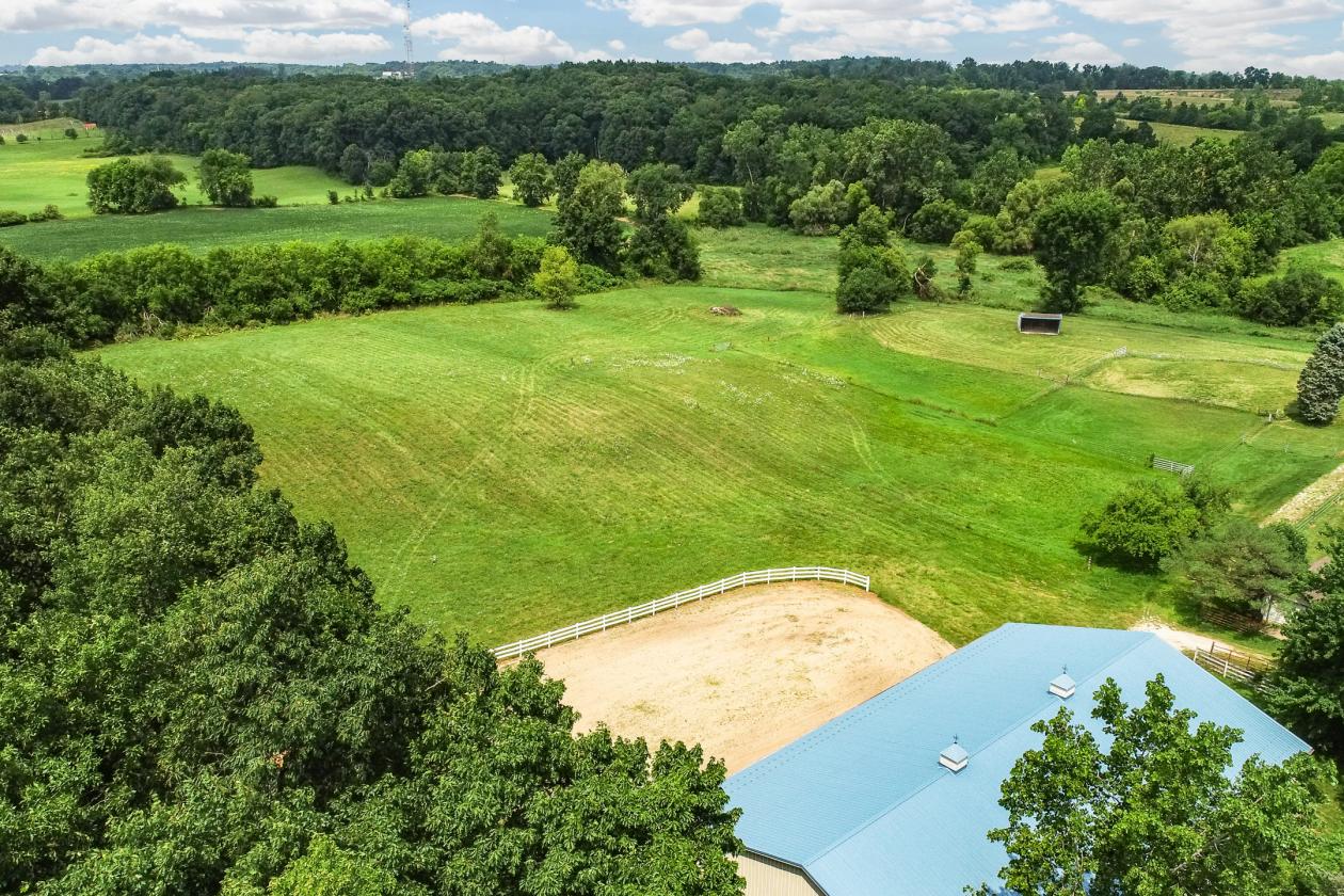 Beautiful farm w/ indoor 14 miles from Ann Arbor! - photo 20