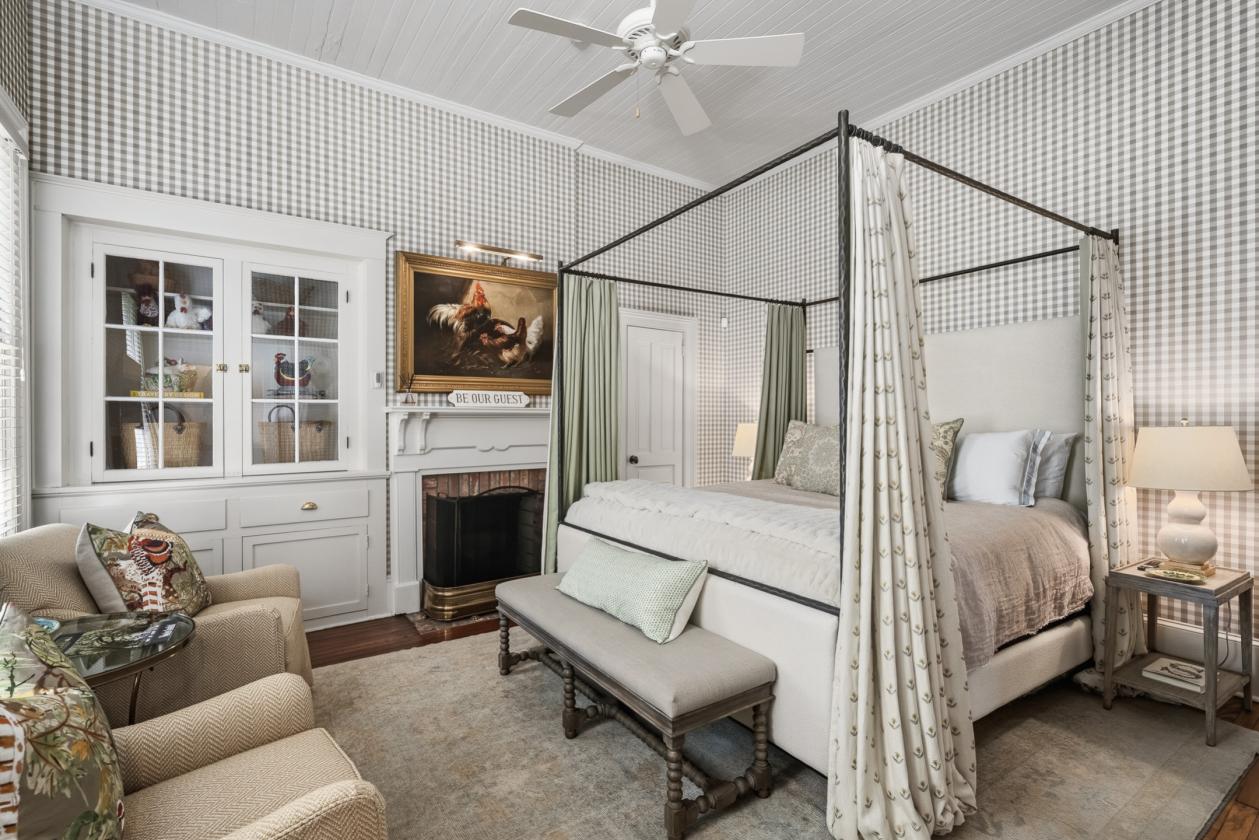 Luxury Equestrian Estate bordered by Bruce's Field - photo 15