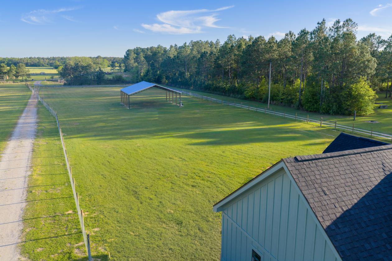 2 Acres - New Custom Home - 40X40 Barn - photo 6