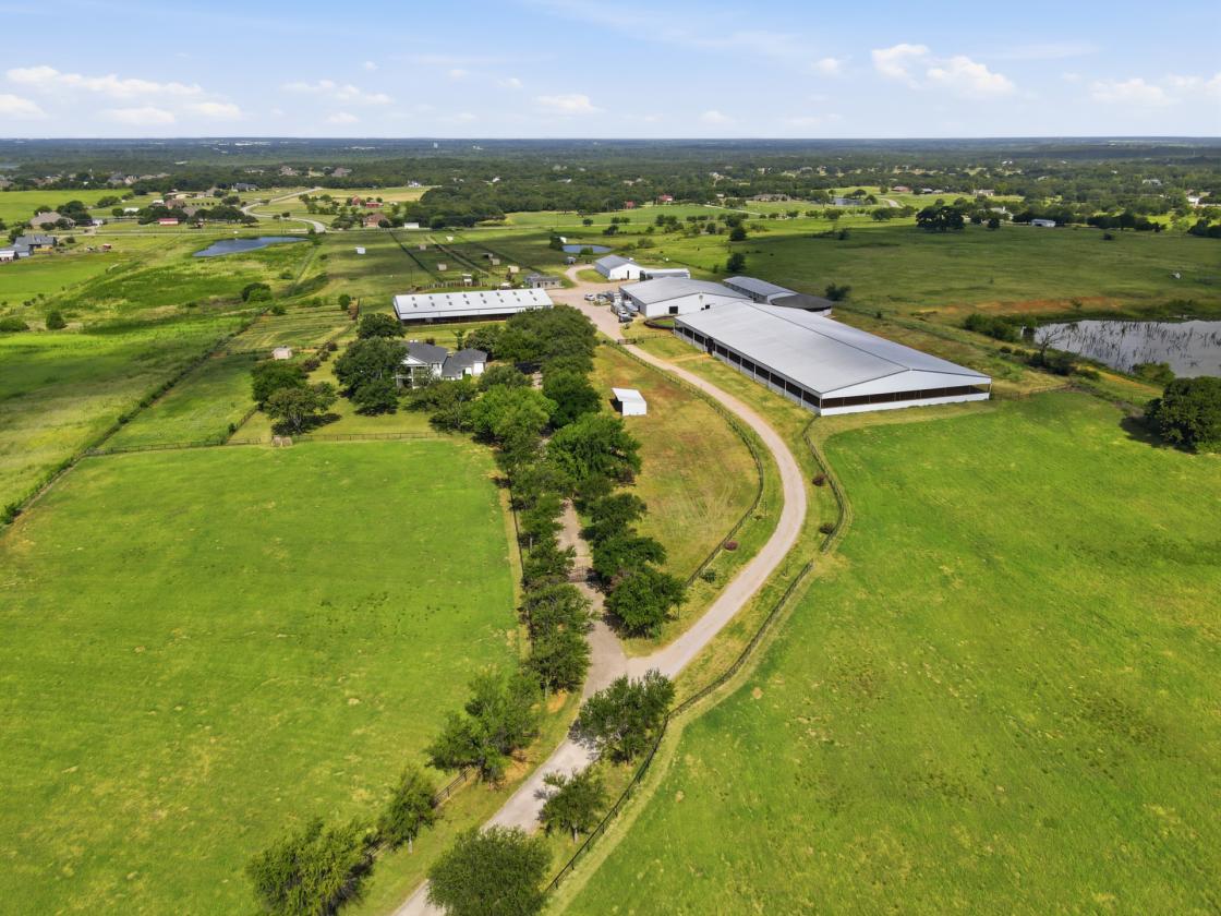 Exceptional Equestrian Estate w/ C-2 Potential! - photo 20