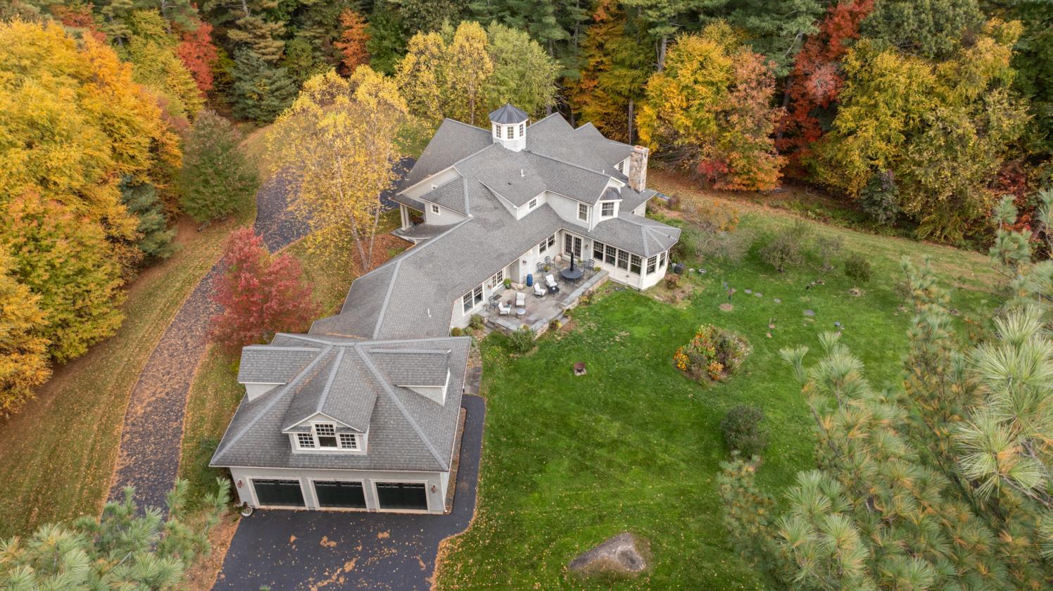 Equestrian property set on 32 acres in Holliston - photo 1